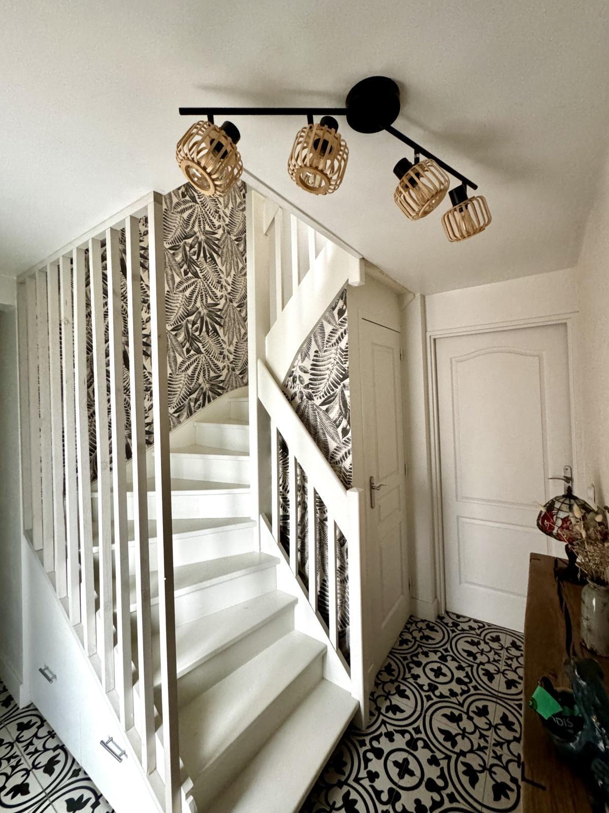 Hautevalle 4 ch jardin Garage : 515 000 Euros HAI