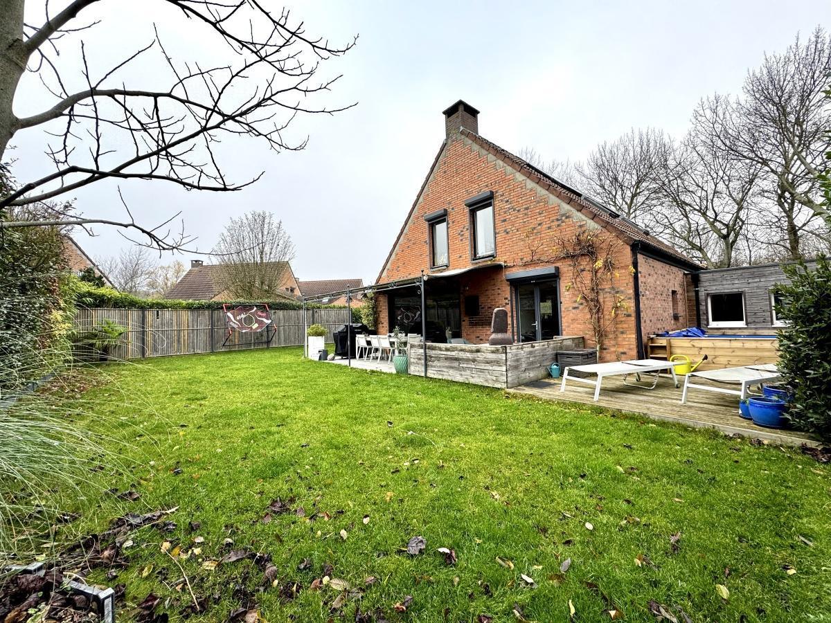 Hautevalle 4 ch jardin Garage : 515 000 Euros HAI