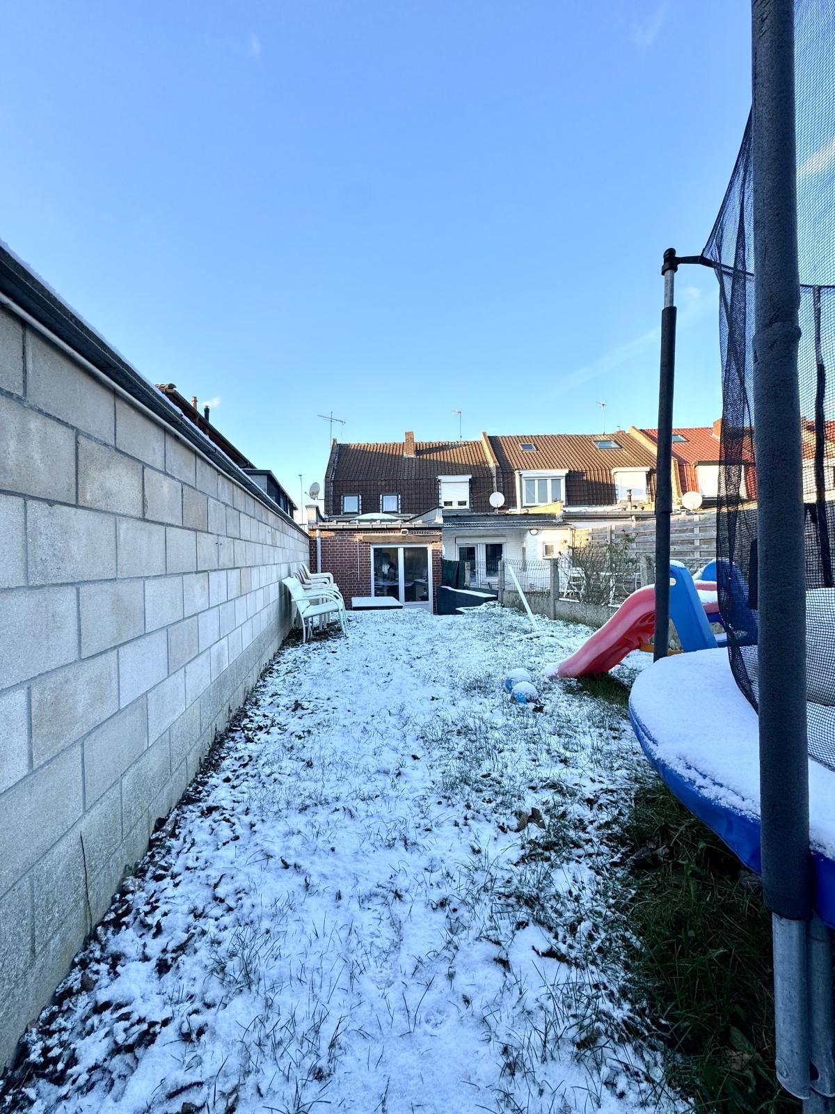 Maison de ville 90m2 3ch et jardin 215 000 Euros