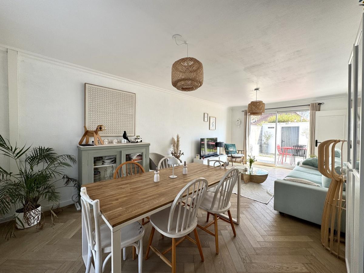 Maison familiale 5 chambres, jardin et Garage 365 000 Euros HAI