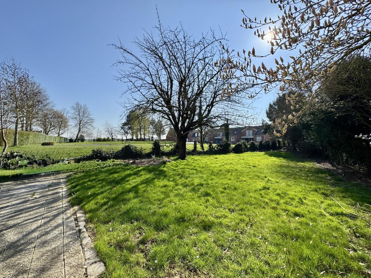 Maison familiale 5 chambres, jardin et Garage 365 000 Euros HAI