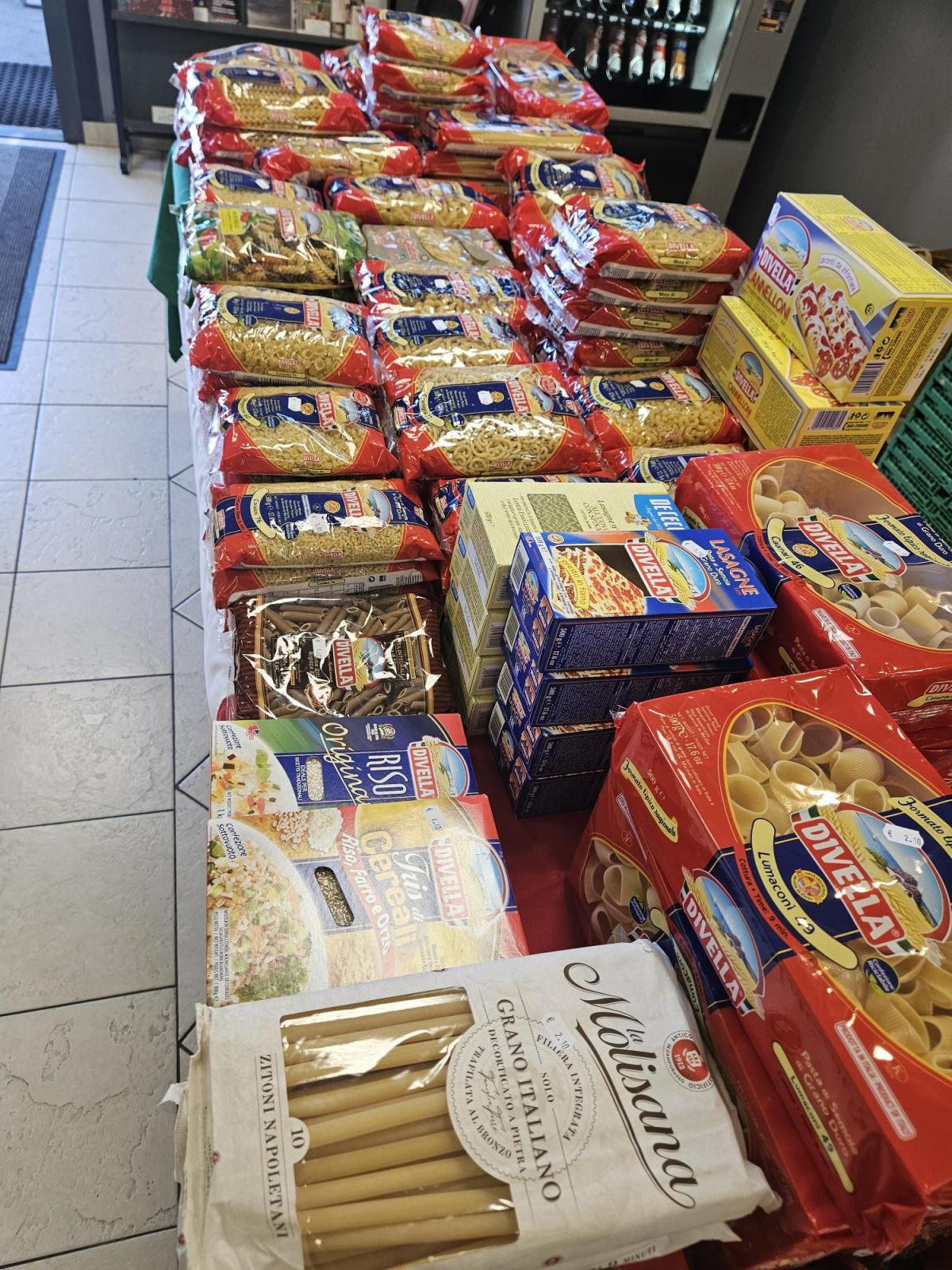 FOOD TRUCKS & la SPÉCIALE MARCHÉ le JEUDI 04 JUILLET 2024 FOOD TRUCKS & la SPÉCIALE MARCHÉ le JEUDI 04 JUILLET 2024