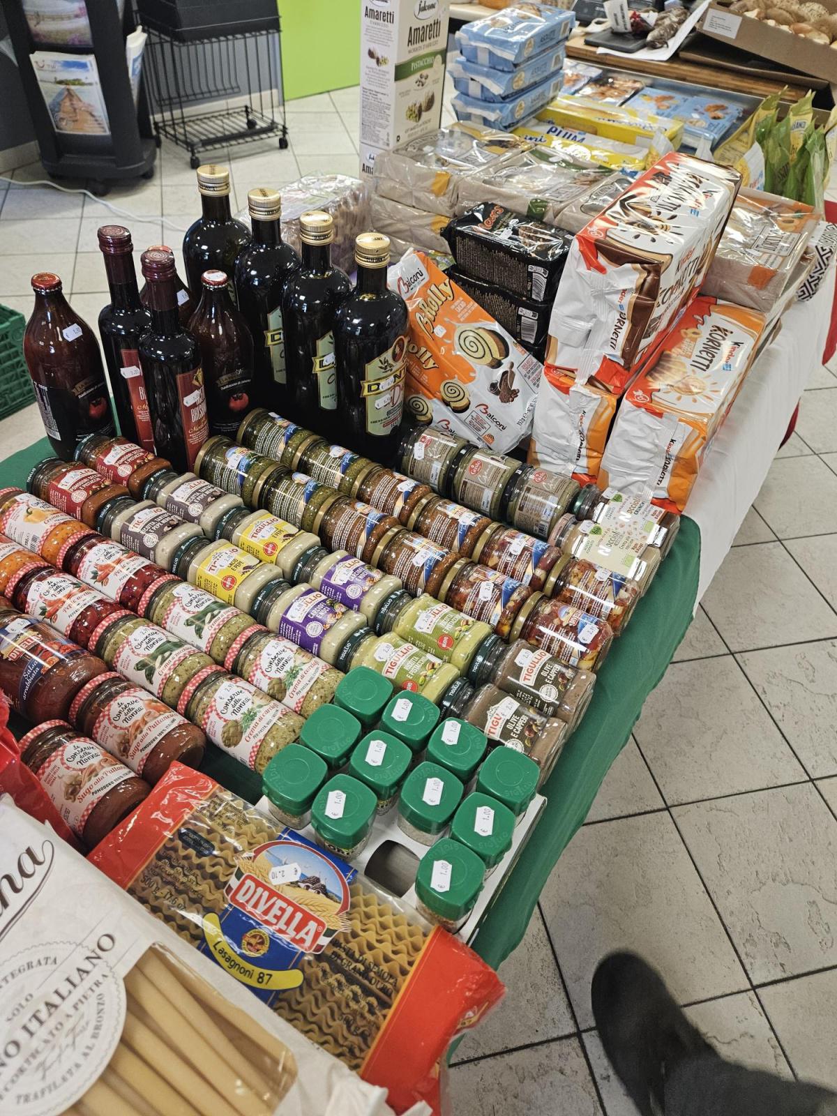 FOOD TRUCKS & la SPÉCIALE MARCHÉ le JEUDI 04 JUILLET 2024 FOOD TRUCKS & la SPÉCIALE MARCHÉ le JEUDI 04 JUILLET 2024