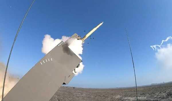 Thales et ArianeGroup vont faire équipe pour la future capacité de frappe dans la profondeur de l’armée de Terre Thales et ArianeGroup vont faire équipe pour la future capacité de frappe dans la profondeur de l’armée de Terre