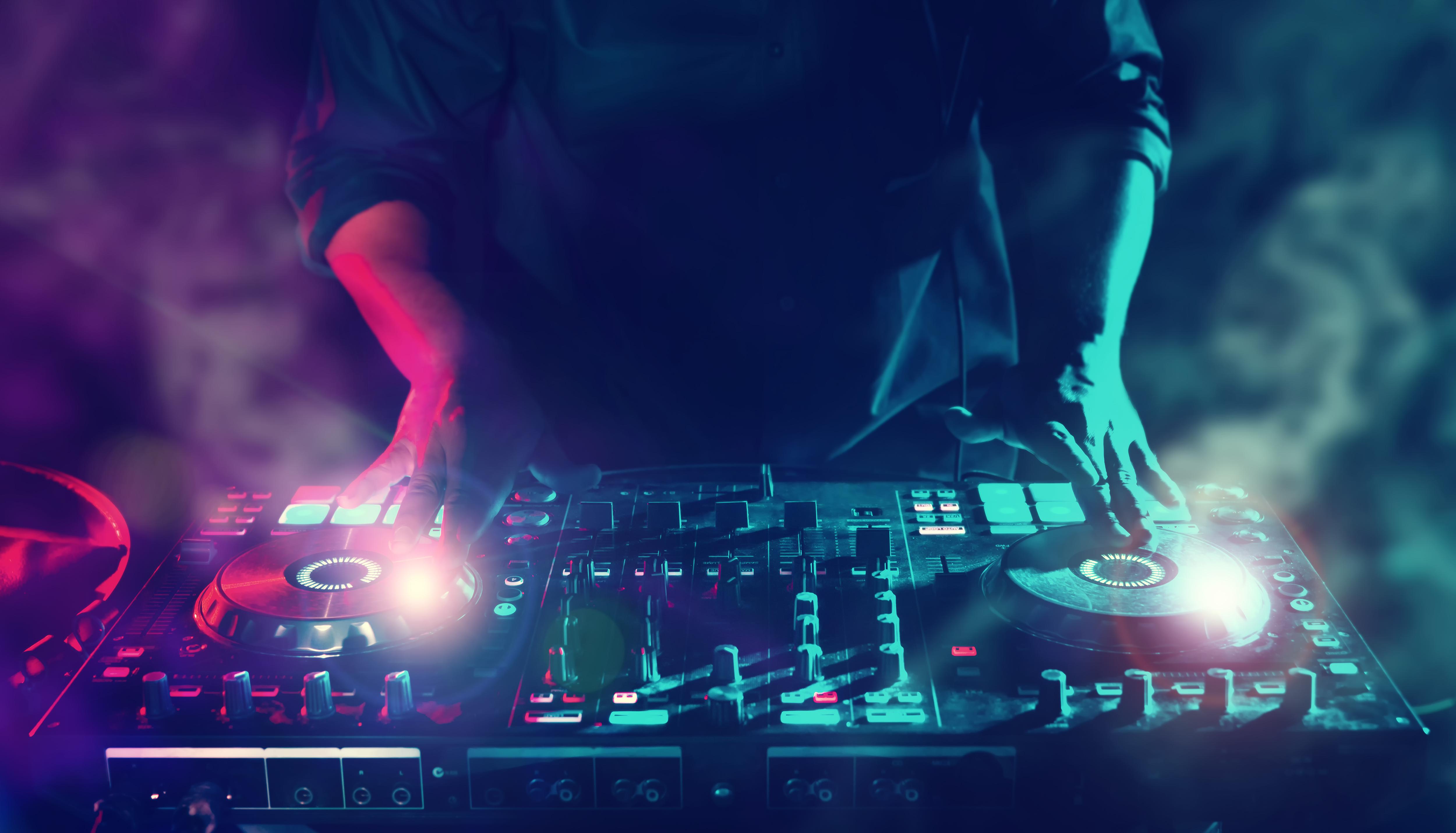 DJ. n fiesta club