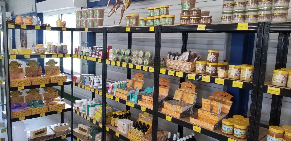 BIJENHOF HOYEZ - L'univers de l'abeille BIJENHOF HOYEZ - L'univers de l'abeille