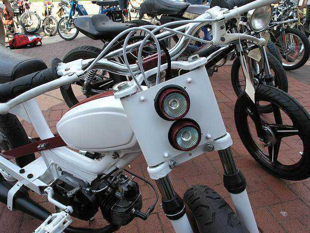 The Rise in Popularity of Moped Cafe Racer in Modern Society