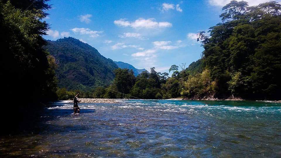 Pesca con Mosca (Flyfishing) -Rio Puelo - Cochamo