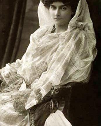 Visita guidata “ Le donne della Belle Epoque, storie di grandi amori” . 