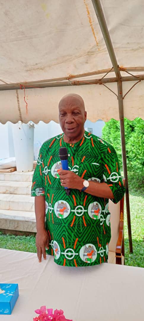 Le ministre- gouverneur  Essoh Lohouess Vincent, premier supporter des Éléphants dans le district des Lagunes