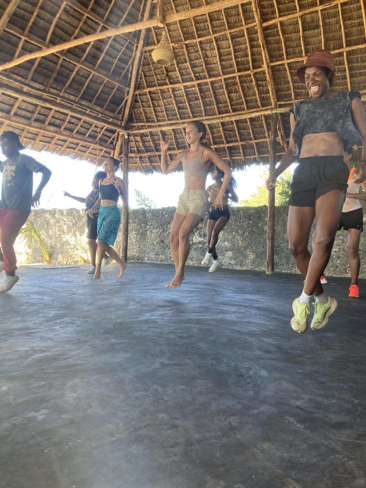 Yoga&Gym ZanzibarđBwejuu Yoga&Gym ZanzibarđBwejuu