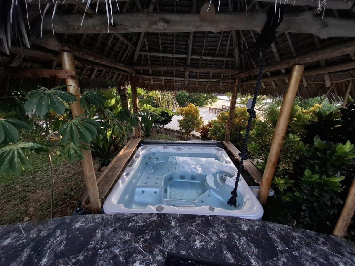 15% Resident Discount on all food and drinks & free jacuzzi ▶️ Paradise City 📍 Kidoti 15% Resident Discount on all food and drinks & free jacuzzi ▶️ Paradise City 📍 Kidoti
