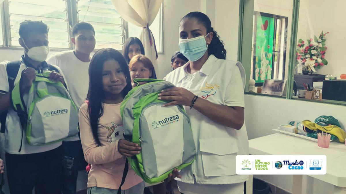 Entrega de kits escolares en San Andrés de Tumaco Entrega de kits escolares en San Andrés de Tumaco