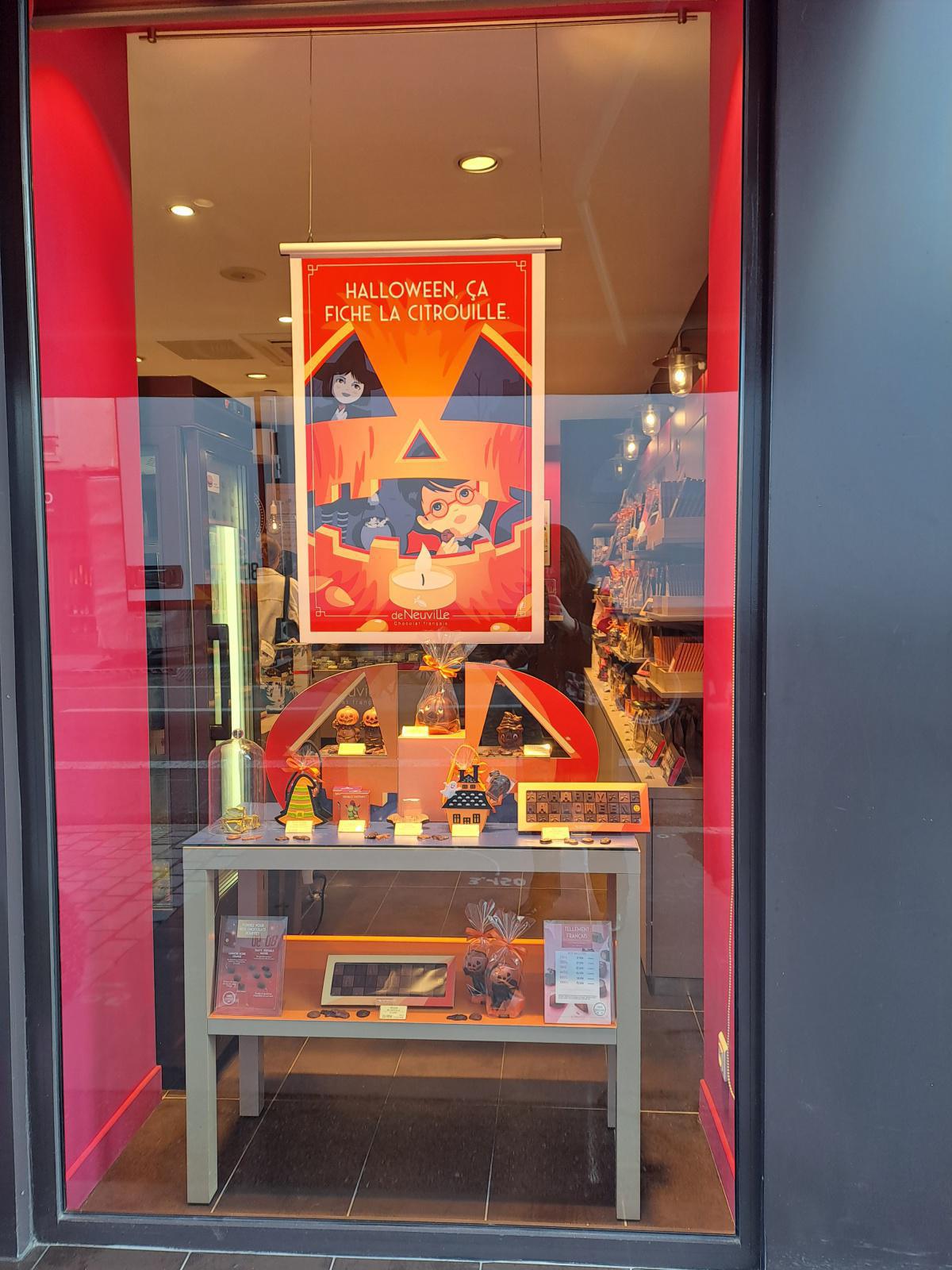 Les vitrines des commerces de Monplaisir aux couleurs d'Halloween part.1 Les vitrines des commerces de Monplaisir aux couleurs d'Halloween part.1