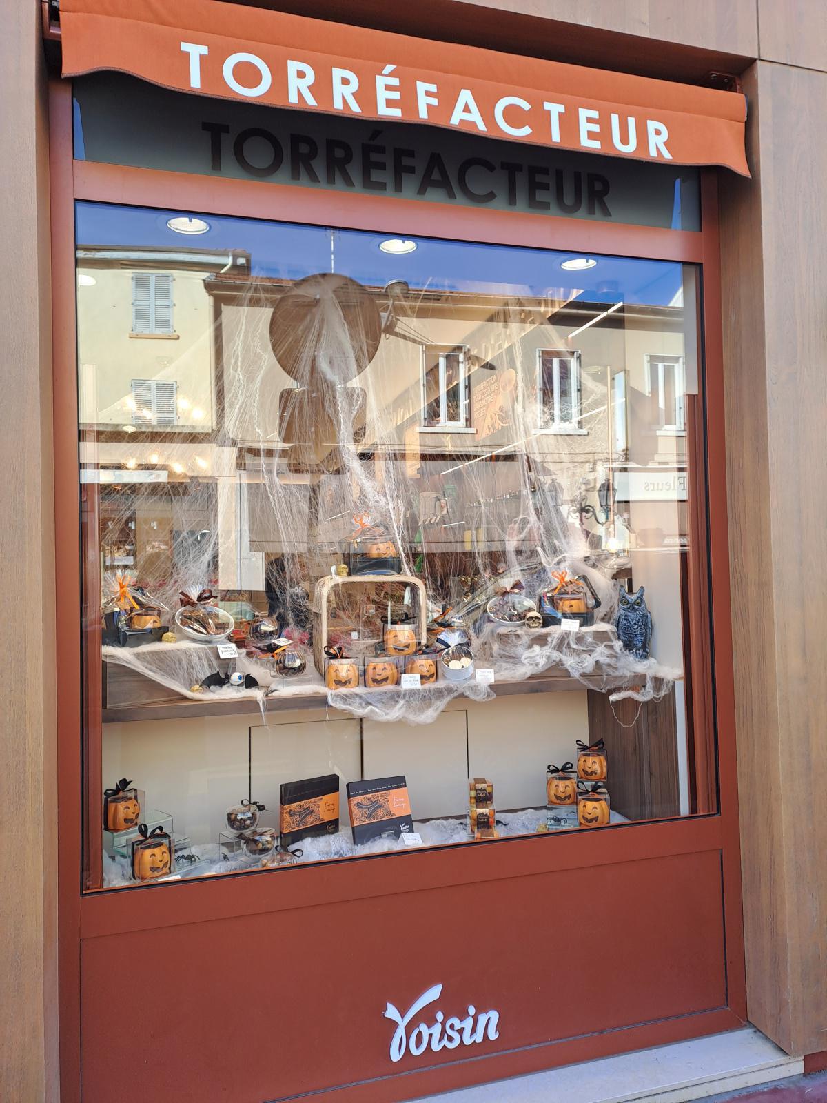 Les vitrines des commerces de Monplaisir aux couleurs d'Halloween part.1 Les vitrines des commerces de Monplaisir aux couleurs d'Halloween part.1