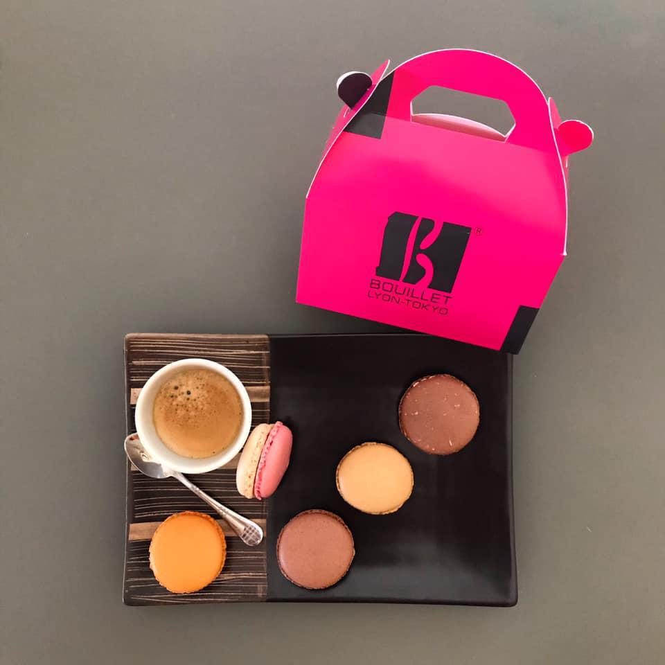 Instant gourmand avec les délicieux macarons Bouillet ! 