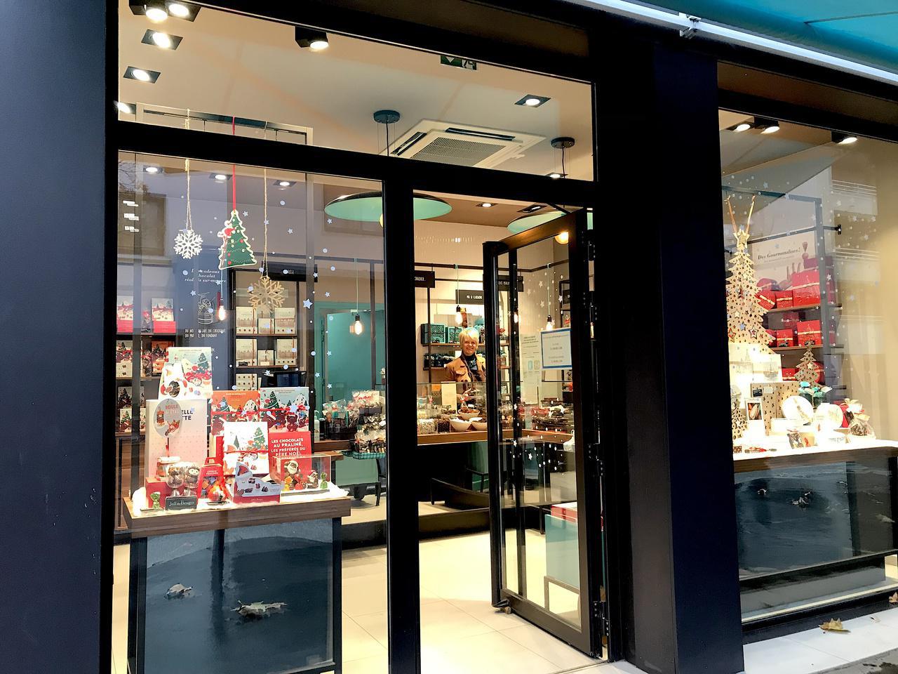 📣Les vitrines de Noël des commerçants !🎄🎁