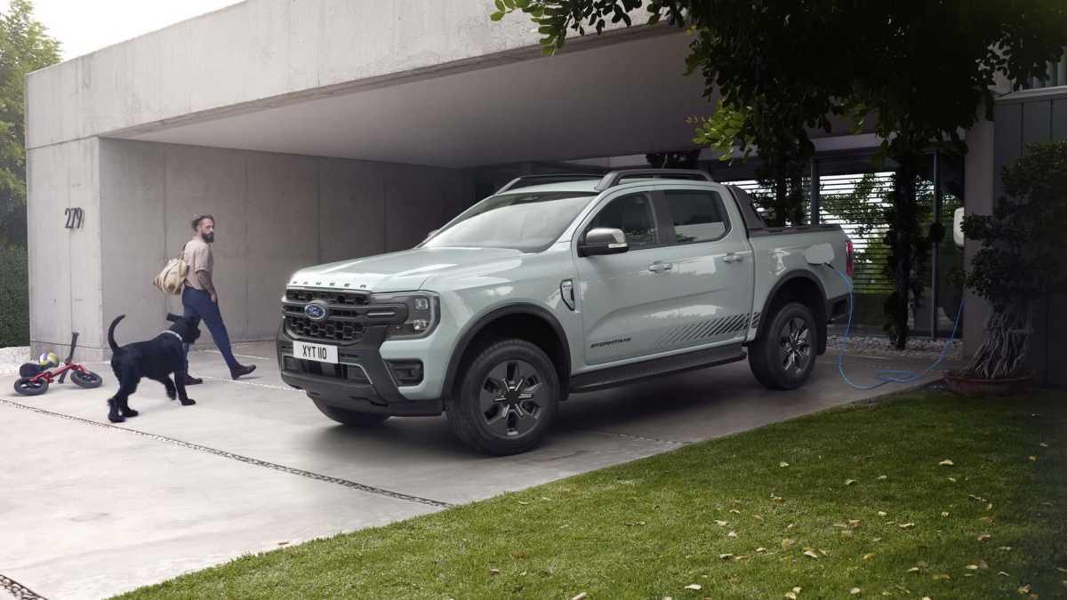 The Ford Ranger PHEV Flexes More Torque Than the Raptor The Ford Ranger PHEV Flexes More Torque Than the Raptor