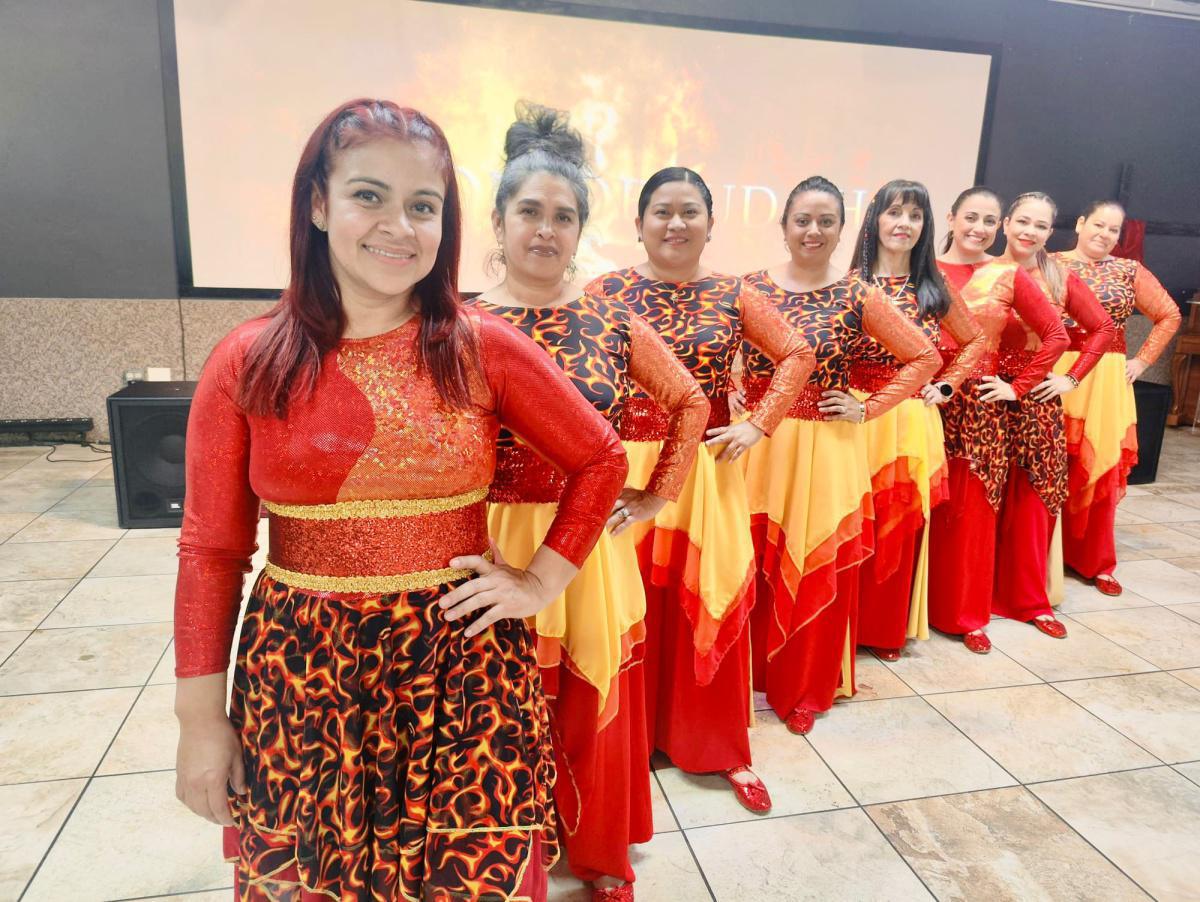 Ministerio de Danza Uncion y Fuego.