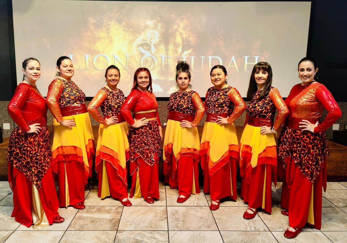 Ministerio de Danza Uncion y Fuego.