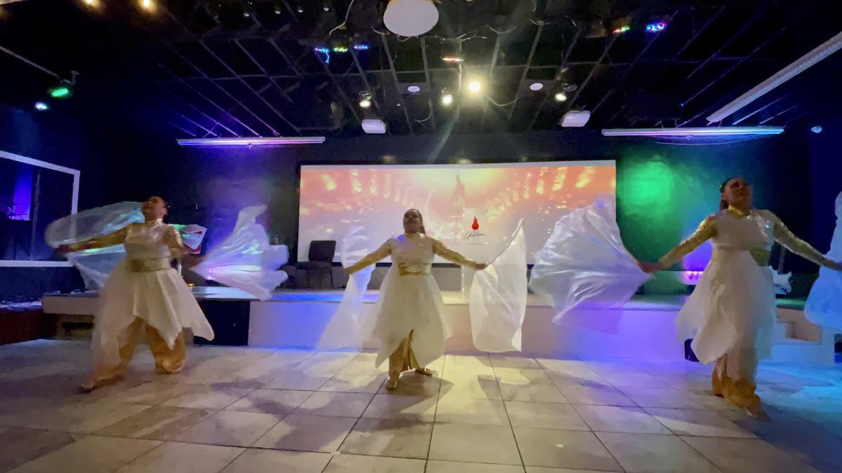 Ministerio de Danza Uncion y Fuego.