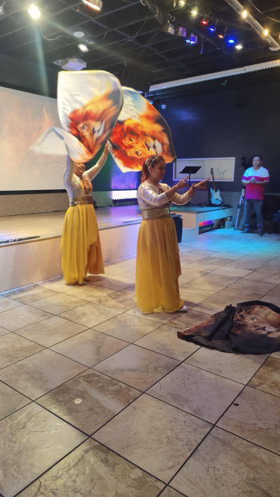 Ministerio de Danza Uncion y Fuego.