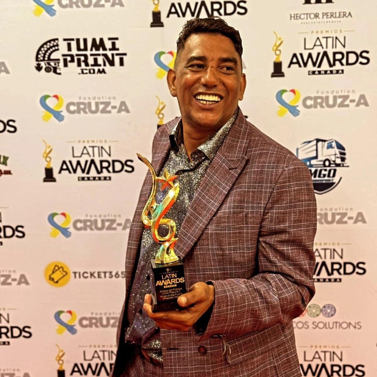 Jorge de Jesús Núñez García gana “Presentador del Año” en los Premios Latin Awards Canadá 2024