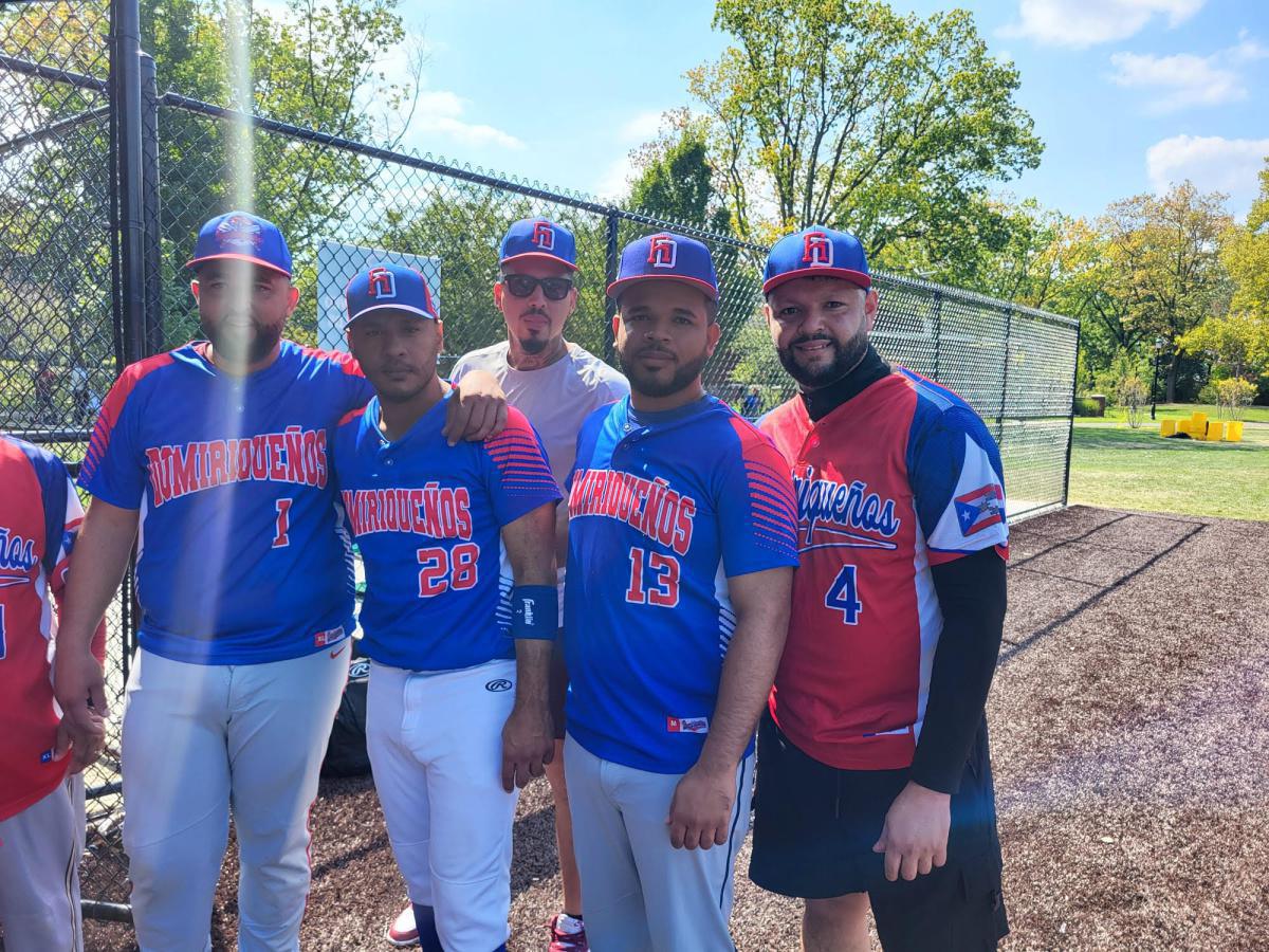 Cero Estrellas con Danny MT derrota a Dominiqueños inicio Liga de Softbol de Otoño de Newark NJ