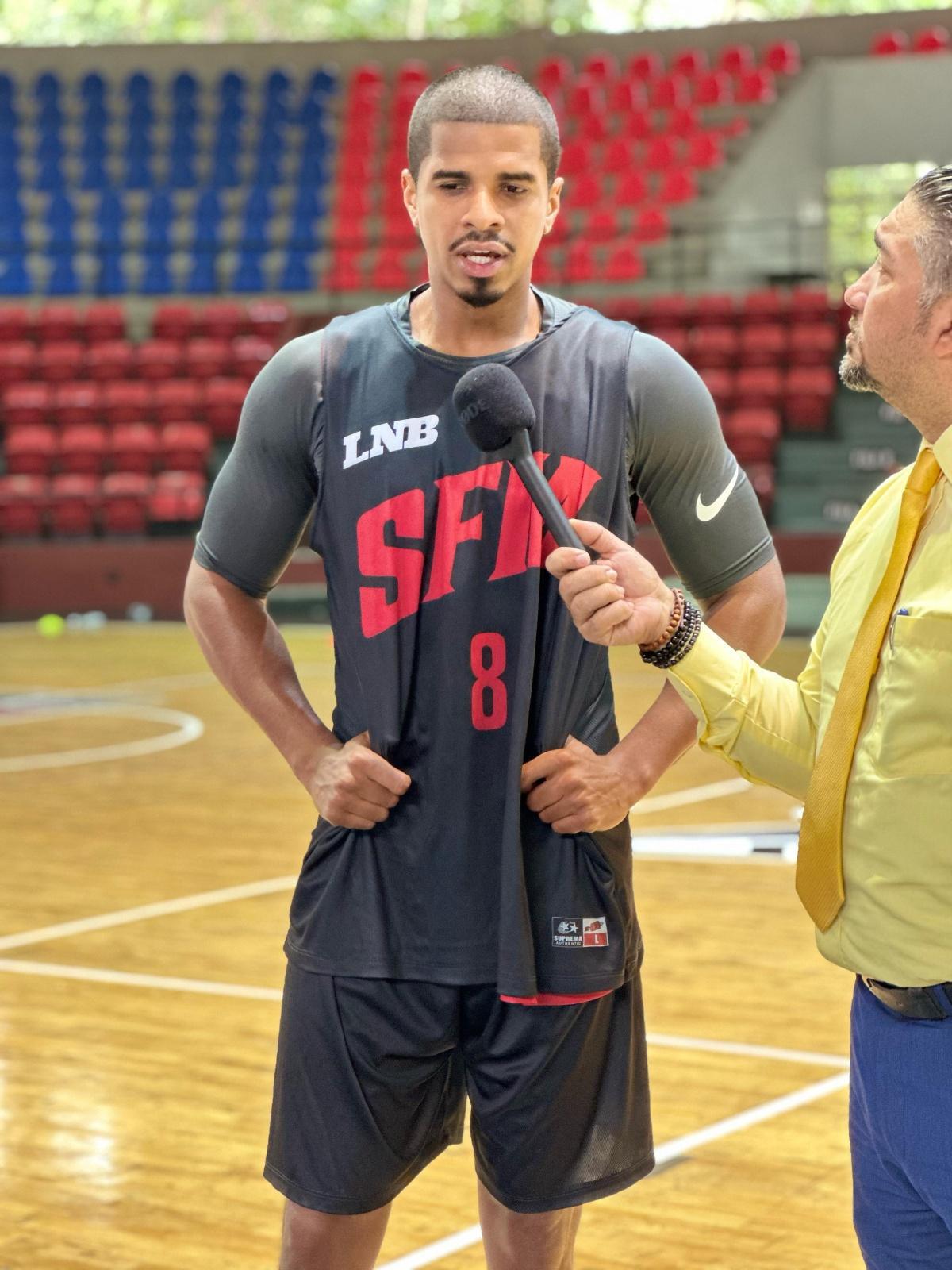 Edgar Sosa “Estoy feliz de regresar a la liga y hacerlo con los Indios”
