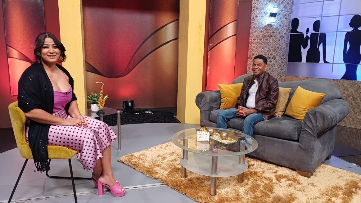 Fiestas y Personalidades presenta un programa especial con Alicia Baroni, cantautora y viceministra de Industrias Culturales