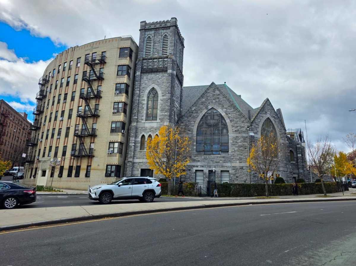 TREMONT BAPTIST CHURCH: UN TESORO OCULTO EN EL BRONX TREMONT BAPTIST CHURCH: UN TESORO OCULTO EN EL BRONX