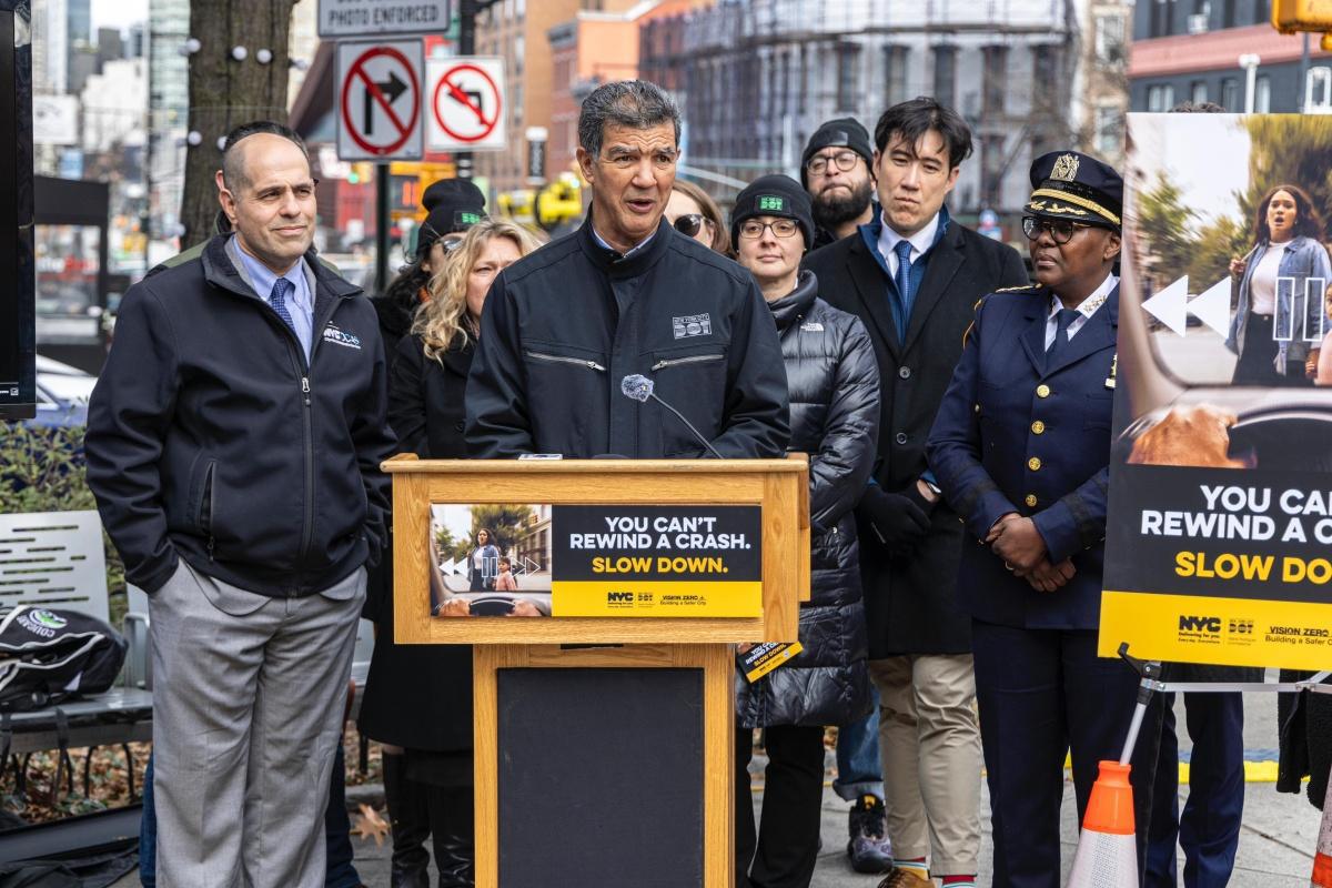 El NYC DOT REANUDA LA CAMPAÑA PUBLICITARIA "TRUCK SMART" PARA REDUCIR LOS CHOQUES CONTRA PUENTES Y PROMOVER LA SEGURIDAD VIA