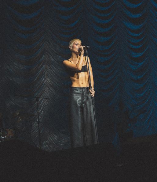 ANNASOFIA INAUGURA LA NOCHE DE KALI UCHIS EN BOGOTÁ Y PRESENTA UNA NUEVA ETAPA ARTÍSTICA EN EL MOVISTAR ARENA ANNASOFIA INAUGURA LA NOCHE DE KALI UCHIS EN BOGOTÁ Y PRESENTA UNA NUEVA ETAPA ARTÍSTICA EN EL MOVISTAR ARENA