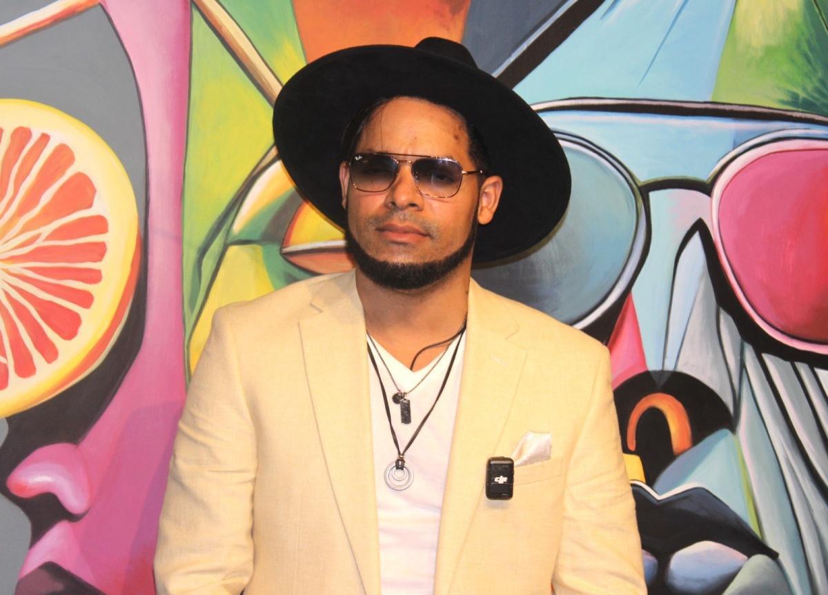 Rioz, cantautor que viene a conquistar la plaza dominicana con la calidad y originalidad de su música Rioz, cantautor que viene a conquistar la plaza dominicana con la calidad y originalidad de su música