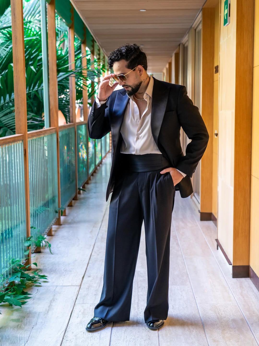 Lemar le dice “sí” a la moda: así lució el salsero venezolano en el RD Bridal Week 2026