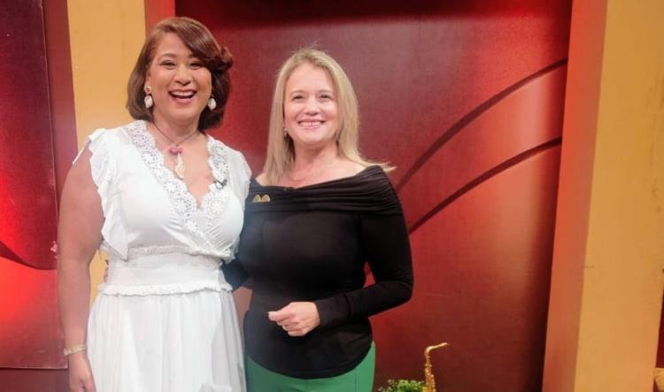Josephine Cancel narra la historia de su libro Inspiración de una mujer en Fiestas y personalidades