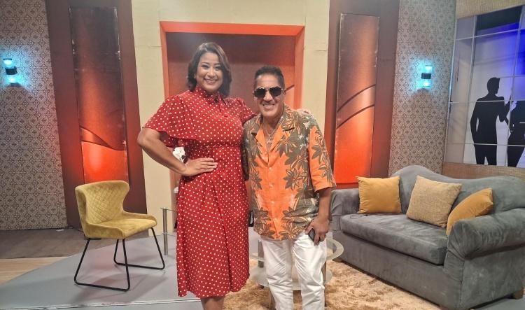 El merenguero Kinito Méndez llega a “Fiestas y Personalidades” con un “Calorazo” , su nuevo tema musical