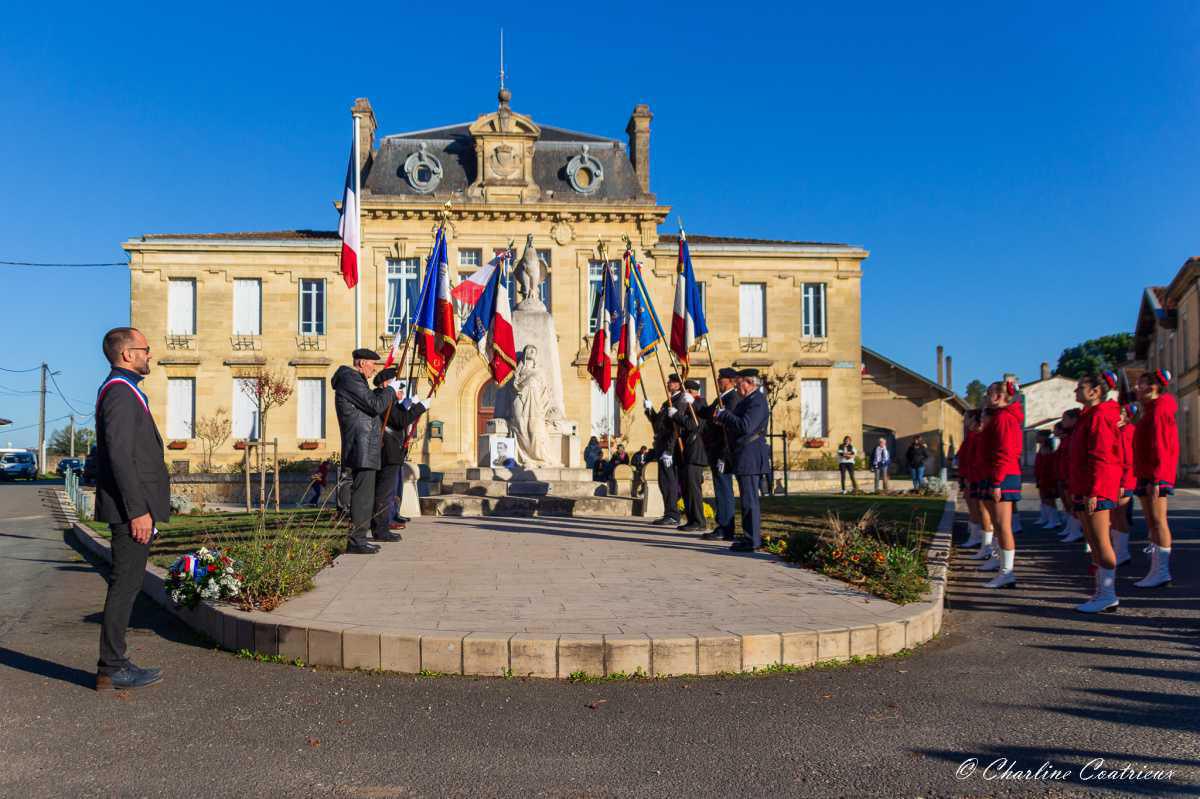 Cérémonie au monument aux morts