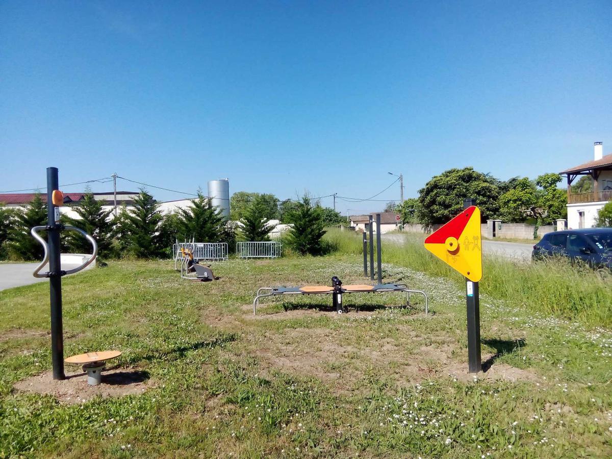 Une nouvelle réalisation: l'aménagement d'un parc de jeux (Entrée nord) Une nouvelle réalisation: l'aménagement d'un parc de jeux (Entrée nord)