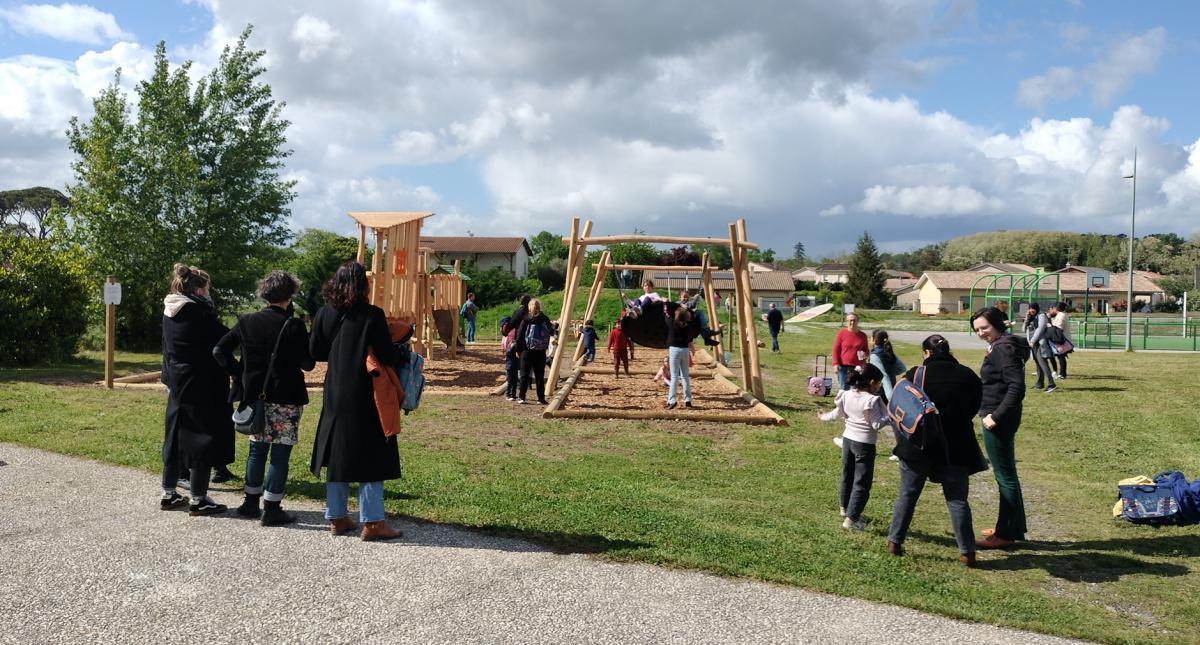 Une nouvelle réalisation: l'aménagement d'un parc de jeux (Entrée nord) Une nouvelle réalisation: l'aménagement d'un parc de jeux (Entrée nord)