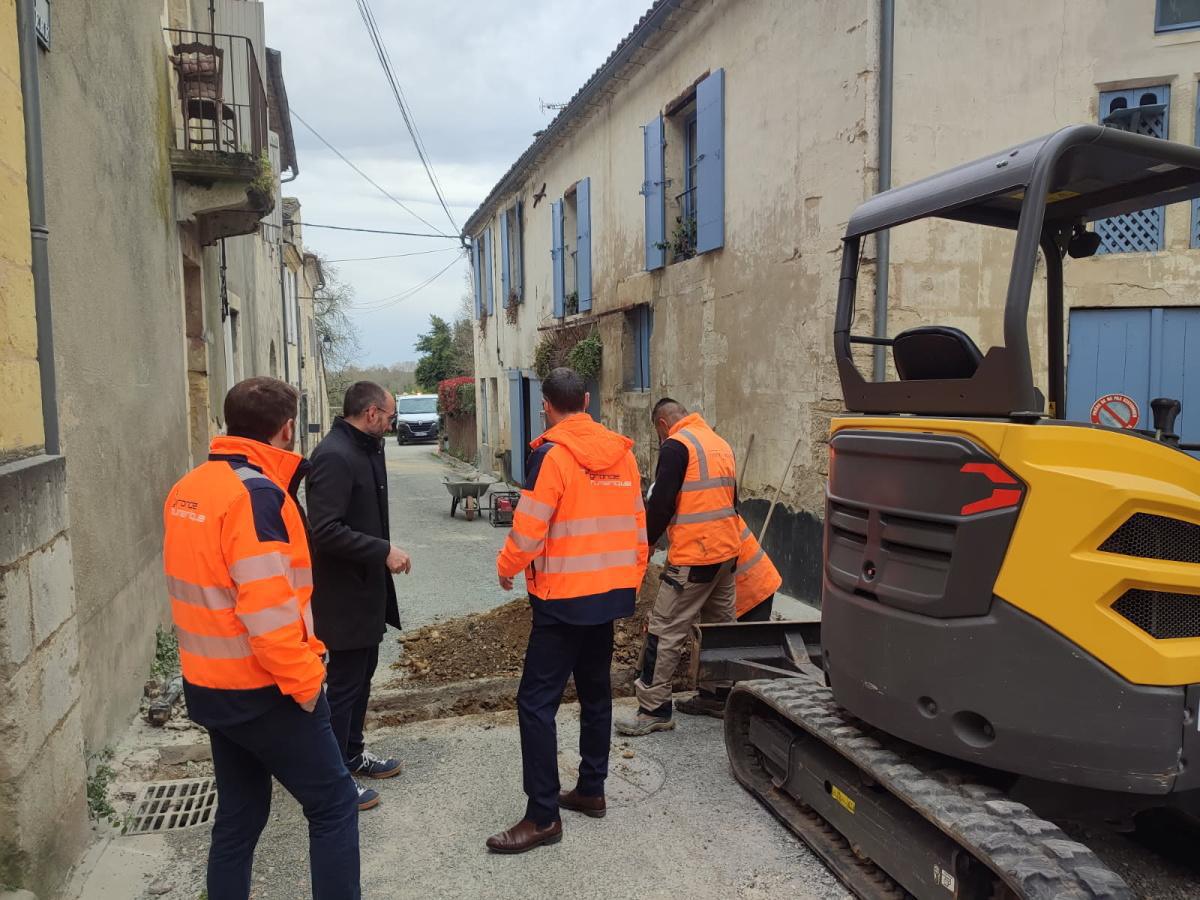 Le déploiement de la fibre optique à Rions : une collaboration audacieuse et inédite, un défi réussi !
