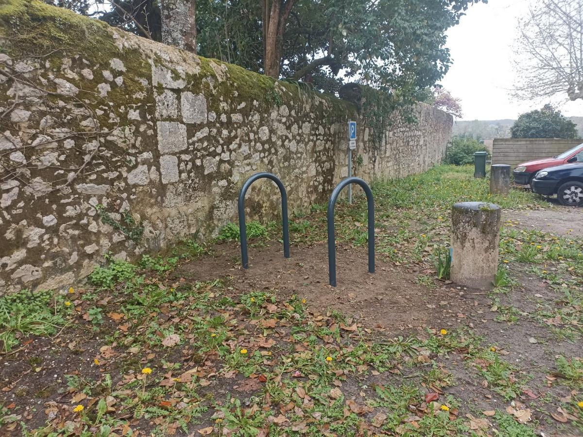 L'aménagement de racks à vélos: une nouvelle contribution à la sécurisation des déplacements L'aménagement de racks à vélos: une nouvelle contribution à la sécurisation des déplacements