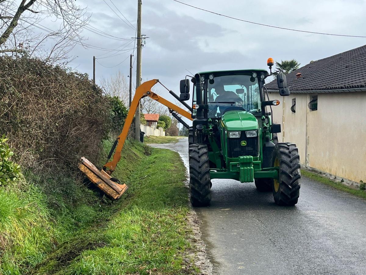 Arrivée du nouveau tracteur Arrivée du nouveau tracteur
