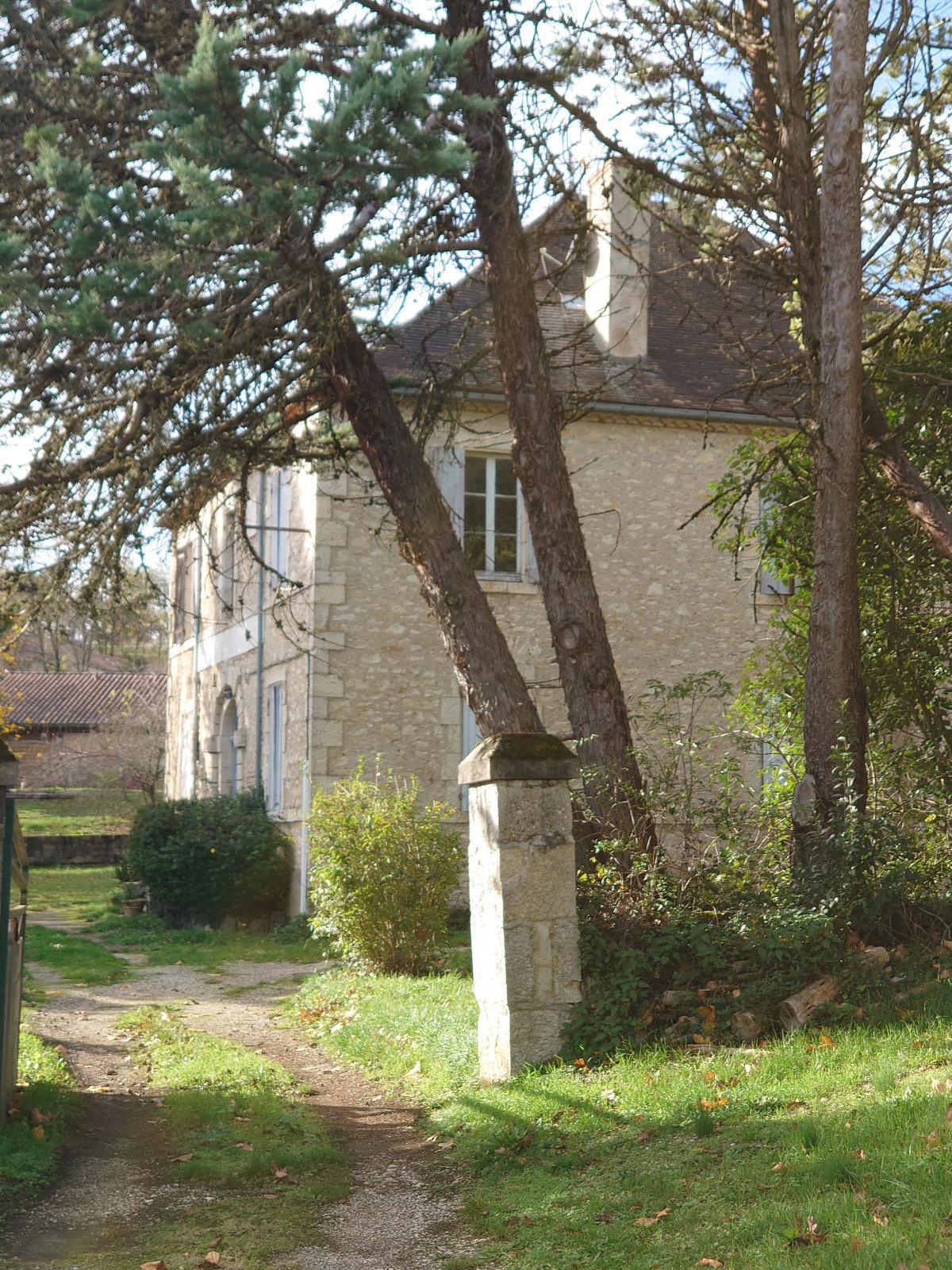 1 - L'école... la mairie 1 - L'école... la mairie