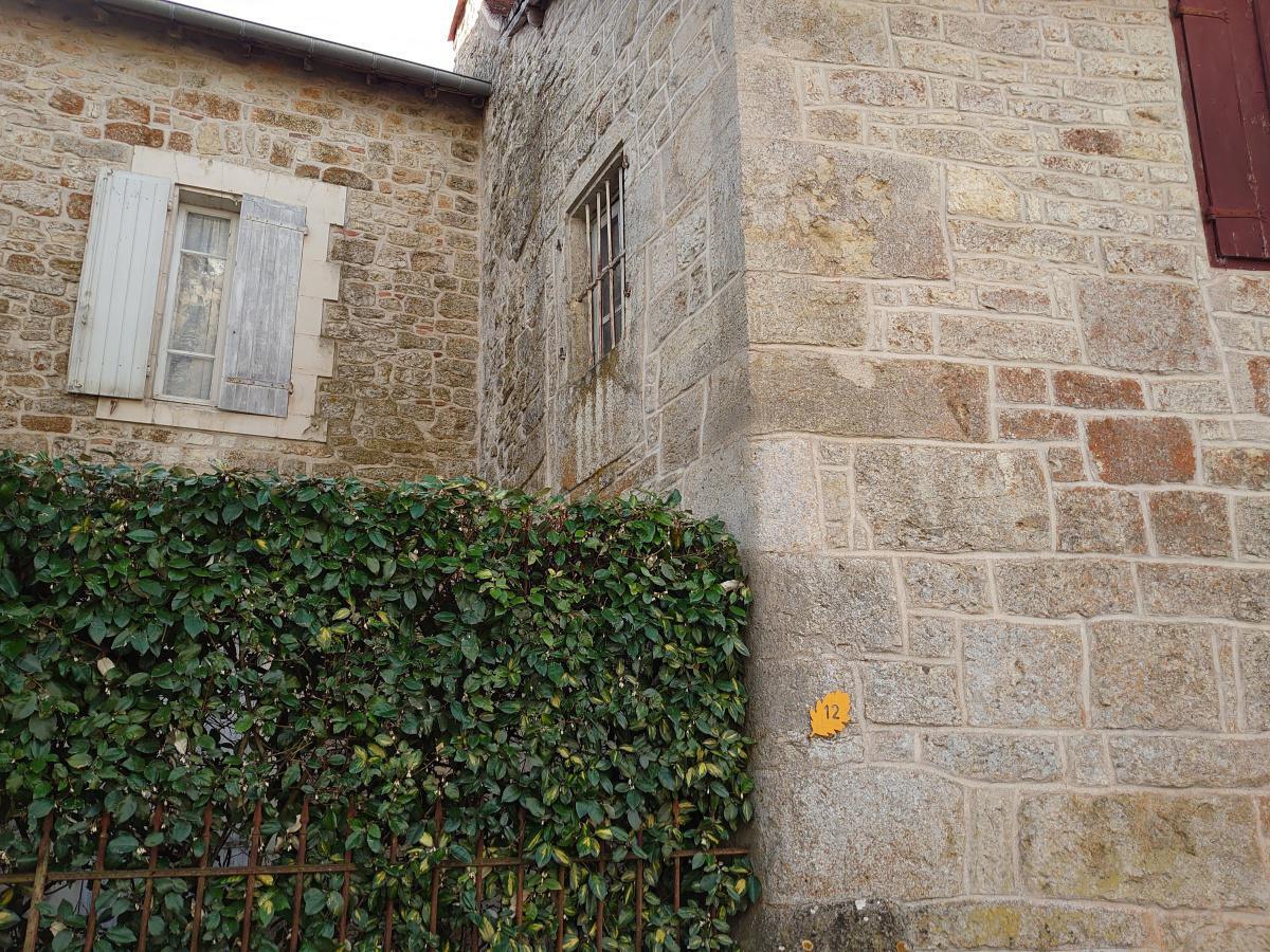 12 - Le notaire 12 - Le notaire