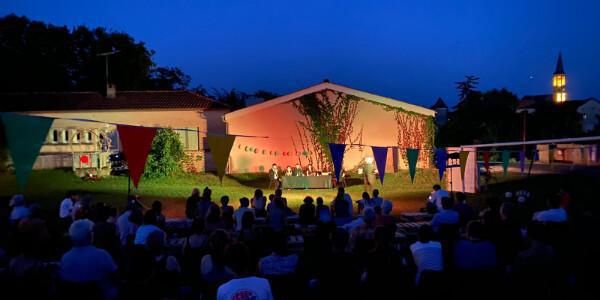 Assemblée générale de coup de chienne (compagnie de théâtre qui organise le festival) 