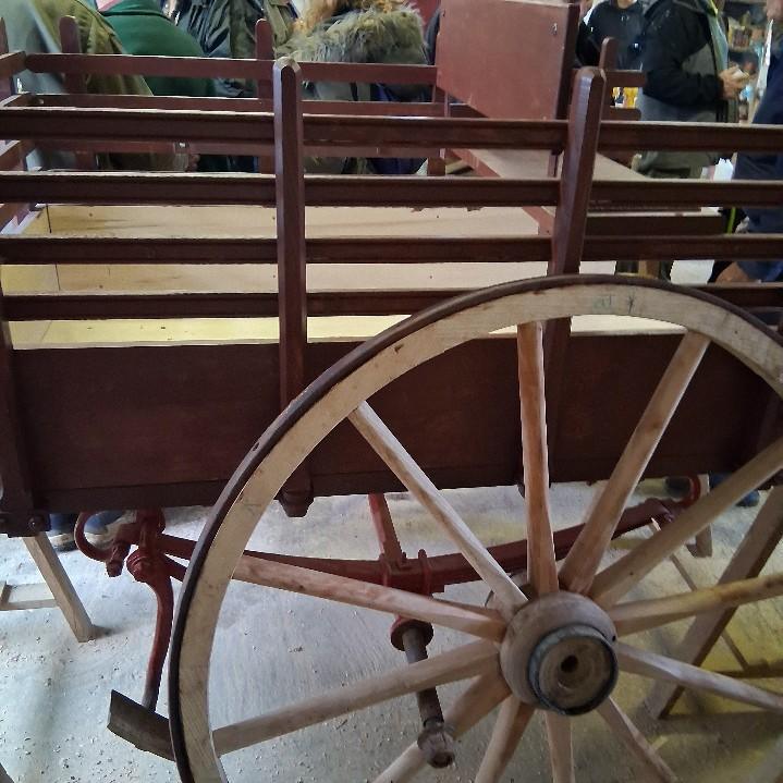 Charrette de Lauzès... quand tout le monde participe....