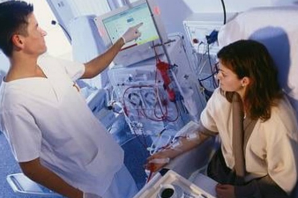فئة مهمة من المرضى المصابين بالفشل الكلوي المزمن يعانون من عدم الاستفادة من عدد من العلاجات في مراكز التصفية