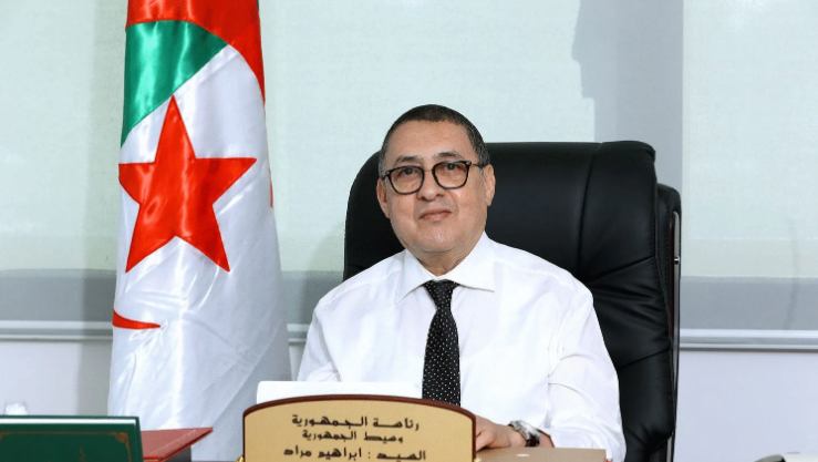 غير مسبوق..وزير الداخلية الجزائري هو نفسه مدير حملة الرئيس الانتخابية!!!
