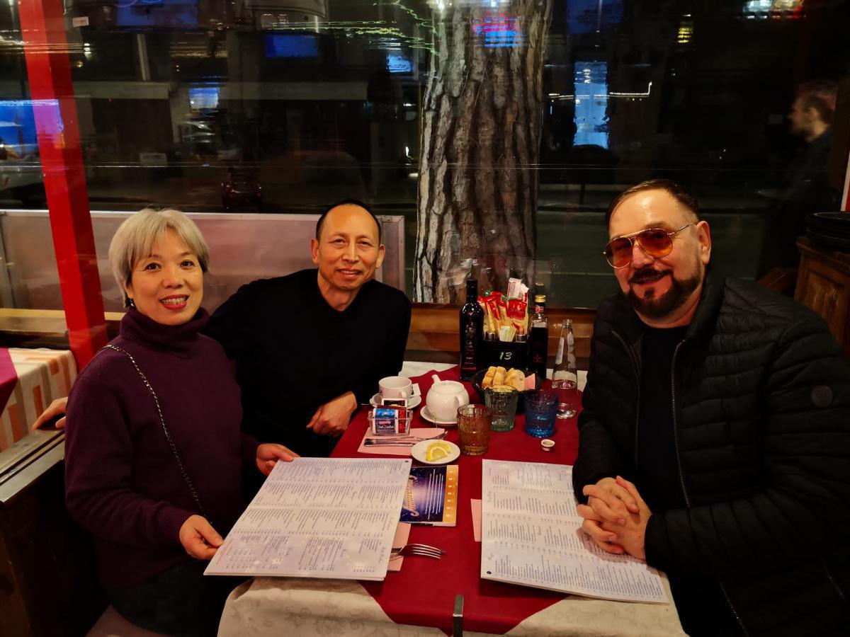 Wiedersehen mit dem Abt Shi Yong Xin Wiedersehen mit dem Abt Shi Yong Xin